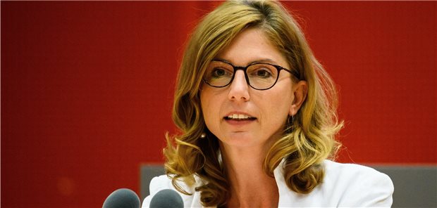 36 Impfzentren im Land geplant Stellte am Freitag Pläne für Impfzentren vor: Sabine Bätzing-Lichtenthäler (SPD), Sozialministerin in Rheinland-Pfalz.