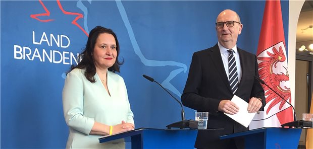 Stellten am Montag ihre Pläne für die Medizinische Universität Lausitz vor: Wissenschaftsministerin Manja Schüle und Ministerpräsident Dietmar Woidke (beide SPD).