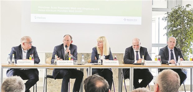 Stellten die digitale Vernetzung vor (v.l.): Franzel Simon, Vorsitzender der Geschäftsführung Helios Deutschland, Christian Brucks, Berater des Münchner Ärzte – Praxisnetz West und Umgebung, Prof. Claudia Wöhler, Geschäftsführerin Barmer Landesvertretung Bayern, Martin Felber, Stv. Direktor AOK München und KVB-Vize Dr. Pedro Schmelz.