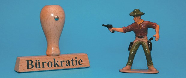 Ärzte treten in Bürokratie-Streik Stempel hoch: Mit einem Bürokratie-Stopp wollen die Niedergelassenen die Kassen treffen.