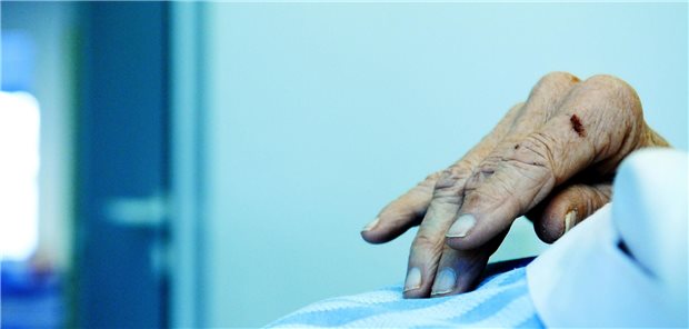 Abgeordnetengruppe für liberales Suizidhilfegesetz nimmt Arbeit wieder auf Sterben auf Wunsch? In Deutschland bestehen laut Experten weiter erhebliche Regelungslücken bei der Suizidhilfe.