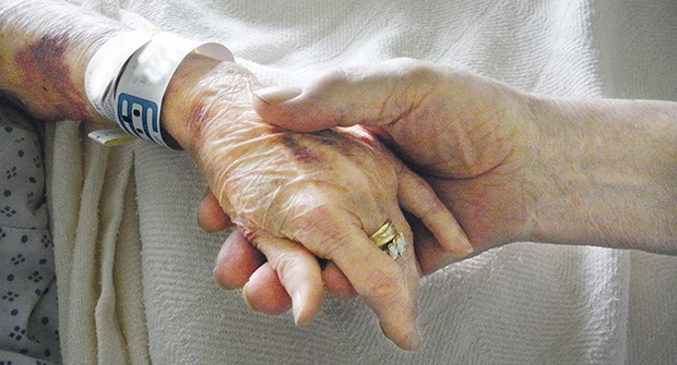 Assistierter Suizid: BÄK verzichtet jetzt auf Unwert-Urteil Sterbende Menschen brauchen vor allem Zuwendung und Linderung ihrer Leiden.
