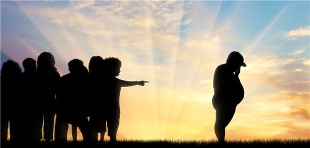 Stigmatisiert und krank: Für Kinder und Jugendliche mit Adipositas hat das IQWiG nur scheinbar wirksame Therapie-Optionen zusammengetragen.