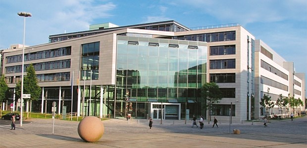 Ärzte und Apotheker bald stimmlos Stimmlos in Bonn: das BfArM.