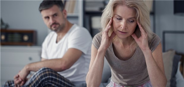 Stimmungsschwankungen durch die Menopause lassen Männer oft ratlos zurück (Symbolbild).