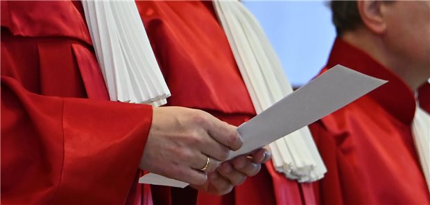 Stolperstein der MVZ-Regulation? Etliche aktuell noch nicht abgeschriebene Vorschläge, wie sich insbesondere nicht ärztliche MVZ künftig stärker beschneiden ließen, würden wohl beim Bundesverfassungsgericht durchfallen.
