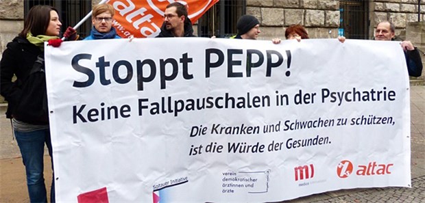 Stoppt PEPP: Es gibt vielerorts Widerstände gegen das geplante Entgeltsystem - wie hier vor einer Klinik in Wiesloch im Mai 2011.