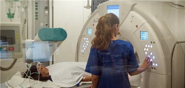 Strahlentherapeutische oder nuklearmedizinische Behandlungen bergen immer das Risiko einer unbeabsichtigten Strahlenexposition für Patient und Personal.