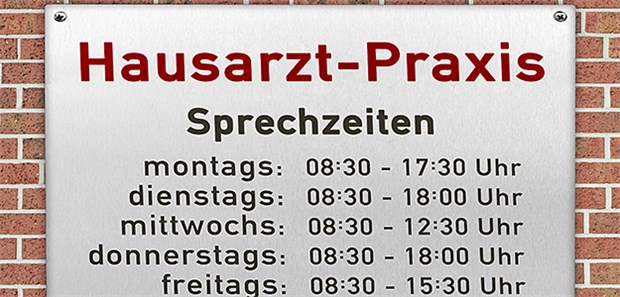 Krankenkassen für mehr Sprechstunden abends und am Samstag Streitpunkt Sprechstundenzeiten: Wie viel Zeit muss ein Arzt seinen Patienten anbieten? Im TSVG ist für Vertagsärzte eine Ausweitung der Mindestsprechstunden auf 25 Stunden vorgesehen. Den Krankenkassen geht das nicht weit genug.