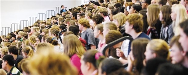 Studenten sind immer noch die besten Mieter Studenten haben nicht viel Geld. Bei der Wohnung kommt es ihnen vor allem darauf an, dass der Mietpreis ins monatliche Budget passt.