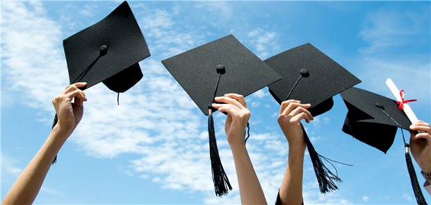 Studienabschluss als Ziel für alle: Verbände der Therapieberufe plädieren für eine Vollakademisierung und werden darin von der DEGAM unterstützt.