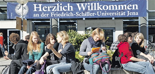 Neue Generation von Hausärzten wächst heran Studierende an der Universität Jena: Das Institut für Allgemeinmedizin geht neue Wege in der Weiterbildung.
