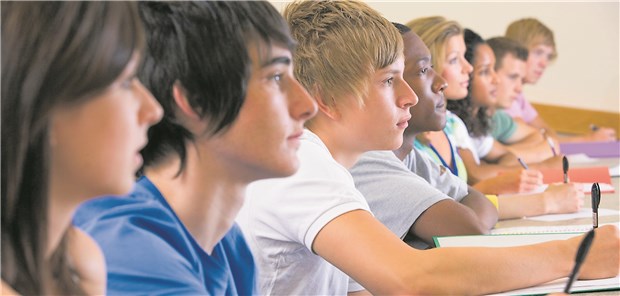Bye-bye, Lehrstuhl? Konzept zur Zukunft der Uni-Medizin Studierende im Hörsaal – auch sie sollen von einer Umstrukturierung profitieren.