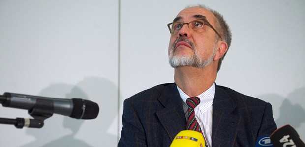 Viele Fragen, wenige Antworten Suche nach Antworten: Uniklinik-Vorstand Fleig.