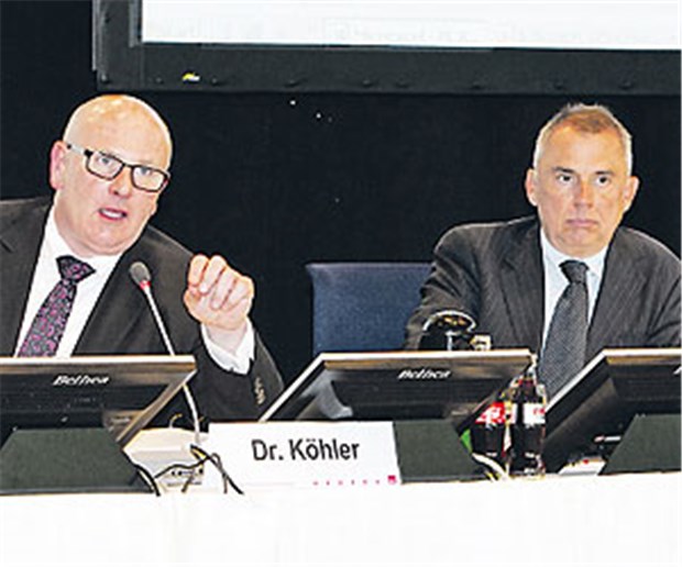 Köhler will klare Kante in den KBV-Gremien Suche nach einem Miteinander in der KBV-Vertreterversammlung: KBV-Chef Dr. Andreas Köhler (li.) und KBV-Vorstandsvize Dr. Carl-Heinz Müller am Montag in Kiel.