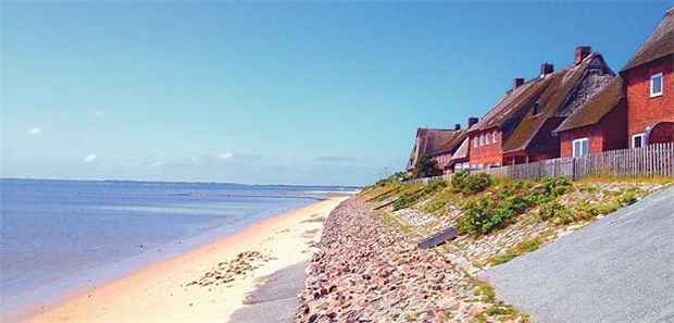 Urlauber lassen die Kasse klingeln Sylt ist mit 17000 Euro pro Quadratmeter ein eher teures Pflaster für Anleger.