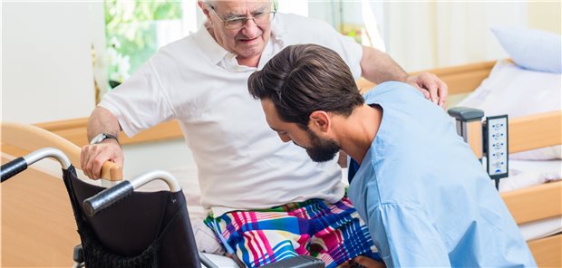Ausgelaugt und oft außen vor – warum Pflege am 12. Mai laut werden will Systemrelevant, aber vielerorts am Limit: Zum internationalen Tag der Pflegenden am 12. Mai wollen Verbände auf die Arbeitssituation in der Pflege aufmerksam machen.