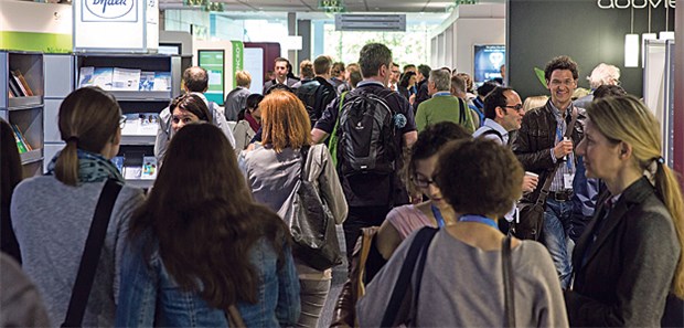 Szene vom Internistenkongress 2015 in Mannheim: Traditionell leistet die Industrie einen großen Beitrag zur Finanzierung ärztlicher Fortbildung.