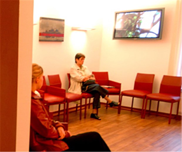 Praxis-TV besteht Bewährungsprobe TV im Wartezimmer: Es wirkt offenbar.