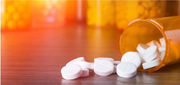 Vergleich in letzter Minute erzielt Tabletten im Licht: In einem wegweisenden Schmerzmittelprozess zahlen drei Arzneimittelhändler 215 Millionen und ein Pharmahersteller 260 Millionen Dollar.