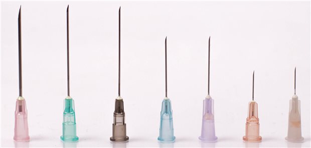 Täglich im Einsatz für die Humanmedizin: Kanülen. Die Forschung blickt für die weitere Entwicklung ins Tierreich.