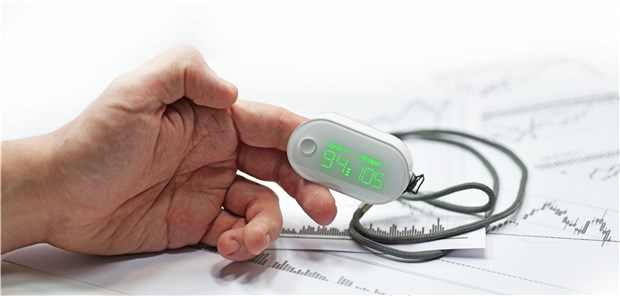 Täglich messen und versenden? Den Nutzen für Patienten mit chronischer Herzschwäche soll der GBA jetzt prüfen.