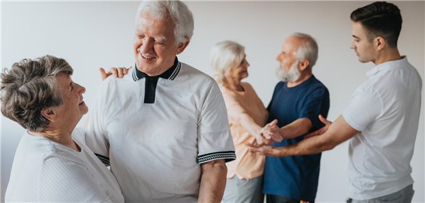 Tanzen verbindet körperliche Bewegung mit Musik und einem sozialen Umfeld. Die Studienlage weist zunehmend darauf hin, dass diese Faktoren Tanz zu einer besonders geeigneten Sportart bei Depressionen machen.