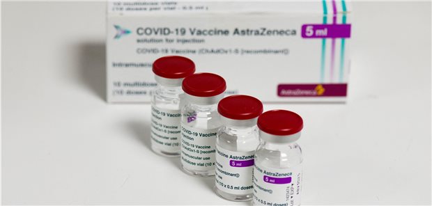 Briten starten klinische Studie mit AZD1222 bei Kindern Vier Fläschchen ChAdOx1 nCoV-19
