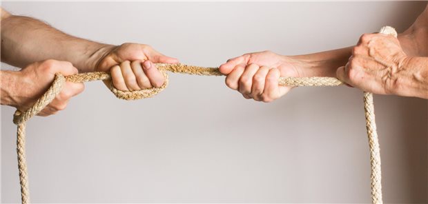 Honorarverhandlungen: Ärzte und Krankenkassen rammen erste Pflöcke ein Tauziehen ums Ärztehonorar: Am 19. August treffen sich KBV und GKV-Verband zu ersten Honorargesprächen für 2026.