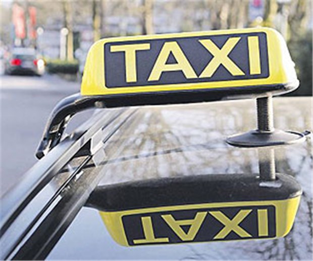 Künftig mit Sammeltaxi und Ruf-Bus zum Doktor? Taxi statt Privatwagen - eine Alternative für Patienten.