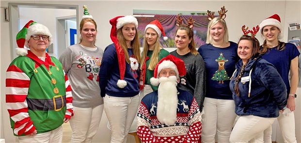 Team Praxis Bernau bei der Weihnachtsfeier