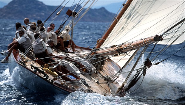 Teamarbeit ist nicht nur beim Segeln wichtig, sondern auch für den Praxiserfolg unabdingbar.