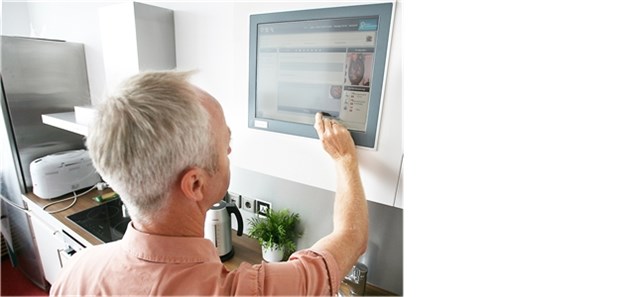 Digitale Helfer – eher Vision denn Realität Technische Assistenzsysteme können Senioren zum Beispiel in der Küche unterstützen.