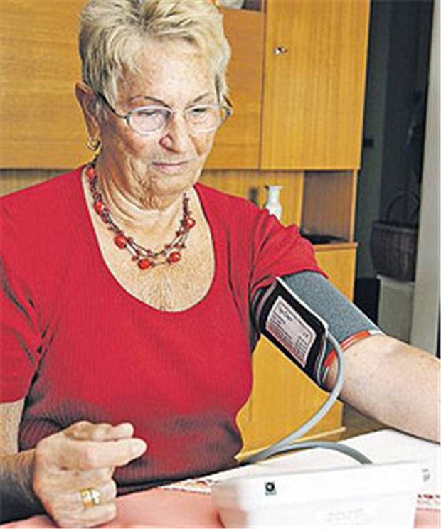 Telemedizin soll keine Domäne der Kliniken bleiben Telemedizinisches Monitoring des Blutdruck zu Hause.
