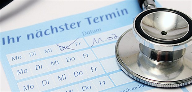 Wie verhindern, dass Patienten Termine versäumen? Termin für den Arztbesuch ist vereinbart. Doch erscheint der Patient auch?