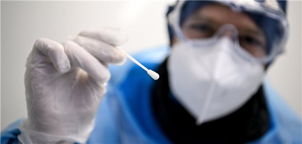 Testen, testen, testen – aber bitte gezielt! Testen, testen, testen: In der fünften Corona-Welle in Deutschland sind erneut Höchstwerte bei der Zahl wöchentlicher PCR-Tests erreicht worden.