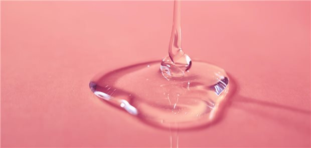 Geltropfen auf farbigem Hintergrund