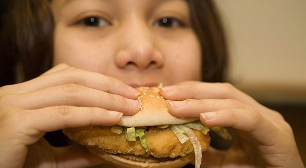 Strafsteuer auf Fast Food in Mexiko Teurer Biss in den Burger: In Mexiko sind in Kürze acht Prozent Strafsteuer auf Fast Food fällig.