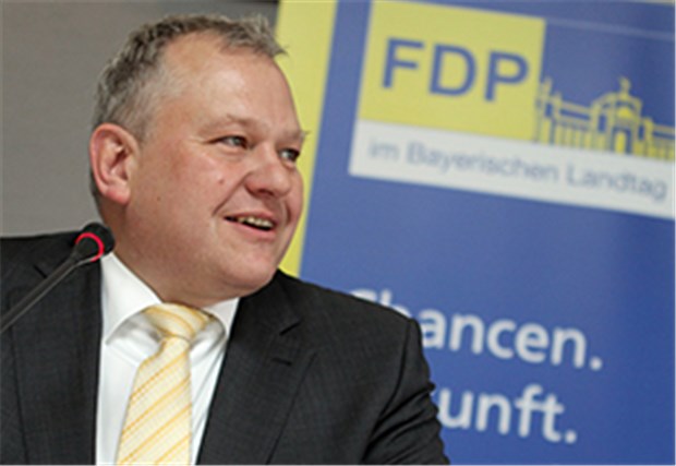 Bayern-FDP klar gegen eine Pflegekammer Thomas Hacker, FDP-Fraktionschef in Bayern: Pflegekammern helfen nicht bei den Problemen in der Pflege.