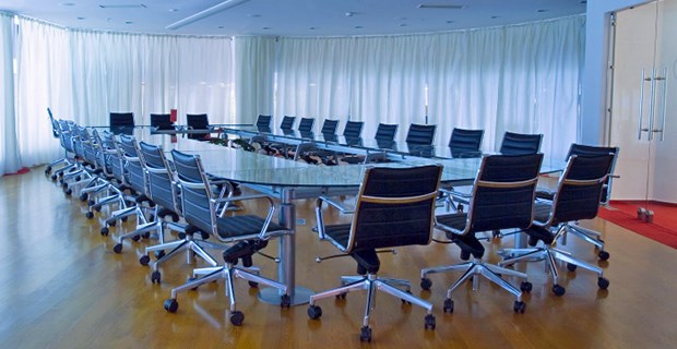 Die Chancen der Ärzte Tisch für Verhandlungen: Kommt der EBA am Samstag zu einem Ergebnis, dass die Ärzteschaft besänftigt?