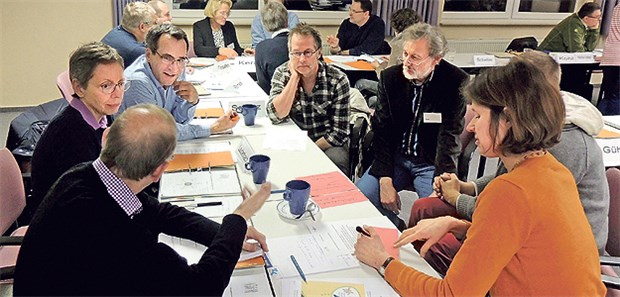 Auf dem Weg zum perfekten Weiterbilder Train-the-Trainer-Seminar im hessischen Grünberg: Vor allem der Austausch mit Kollegen aus sehr unterschiedlichen Praxiskonstellationen ist hilfreich für die Weiterbilder.