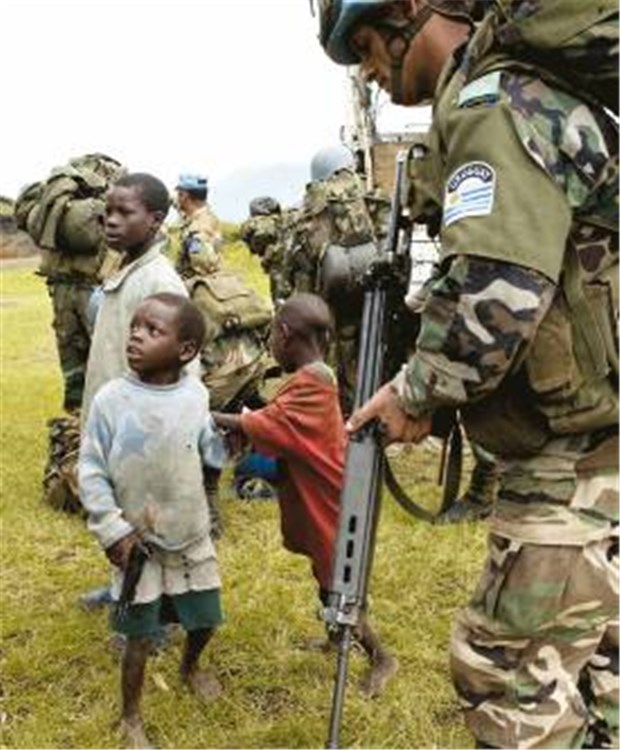Lebensgefahr für Mitarbeiter von Hilfsorganisationen im Kongo Trotz der UN-Truppen sind Hunderttausende im Kongo auf der Flucht.