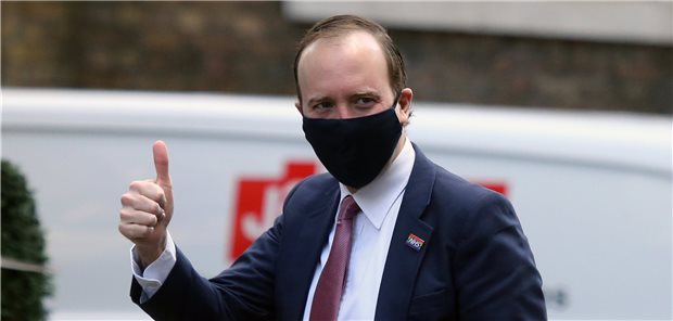 Corona-Impfangebot an jeden Briten bis Mitte Juli Trotz prognostizierter Lieferverzögerungen beim COVID-Impfstoff Ende März verspricht der britische Gesundheitsminister Matt Hancock, dass alle Briten bis Mitte Juli ein Impfangebot erhalten.