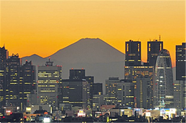 Trügerische Ruhe: Tokio mit Fuji im Hintergrund.