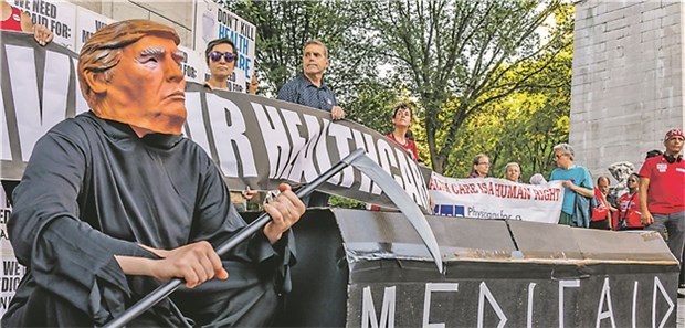 Republikaner in Angst vor "Obamacare light" Trump will dem Armenprogramm „Medicaid“ an den Hals: In New York sorgte das letzte Woche für Proteste.