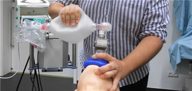 Tutor Felix Doliwa im Simulations-OP.