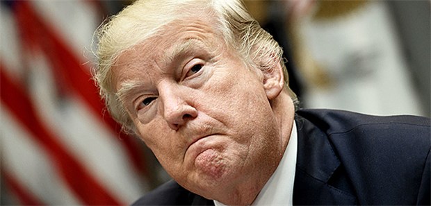 Auch deutsche Pharmakonzerne beugen sich Trump US-Präsident Donald Trump sieht hohe Medikamentenpreise nicht gern.