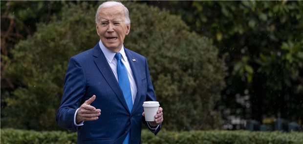 Verschleiß, Atemmaske und steifer Gang: Bidens neuer Gesundheitstest US-Präsident Joe Biden