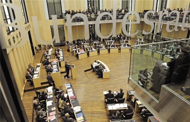 Schmidt lehnt Honorargarantie für Ärzte ab Über den Bundesrat versuchen einzelne Landesregierungen, Änderungen bei der Gesundheitsreform zu erreichen.