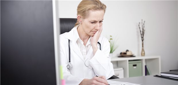 Über eine Therapie zu entscheiden bedeutet, deren Vor- und Nachteile gegeneinander abzuwiegen. Wird es solche Entscheidungen künftig auch bei der Frage nach einer lebenslangen MS-Therapie geben?